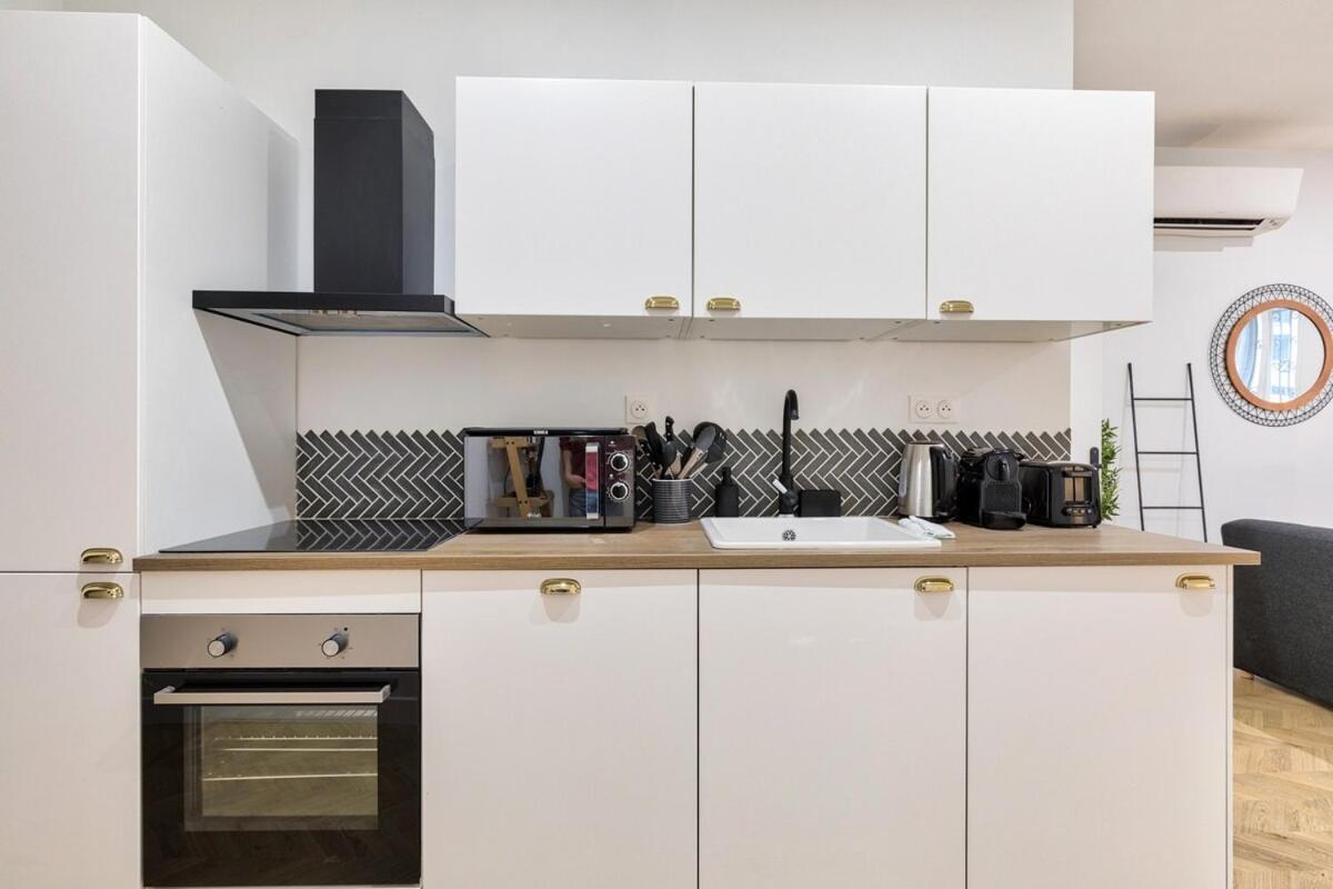 Appartement Familial Proche Arc De Triomphe - 8P Parijs Buitenkant foto